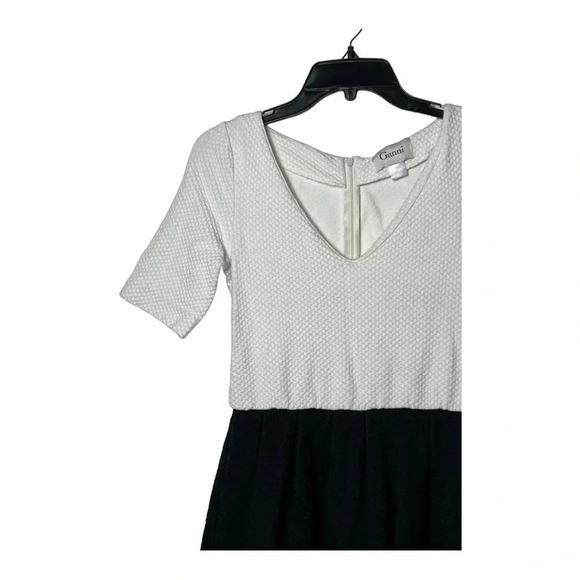 1599. GANNI BLACK AND WHITE IN COLOR FIT AND FLARE DRESS SIZE MEDIUM - Picture 2 of 9